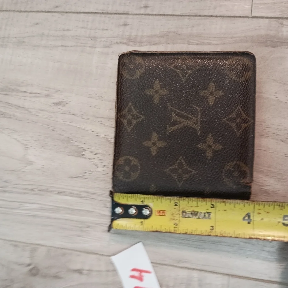 Louis Vuitton Monogram Bifold Wallet Men’s